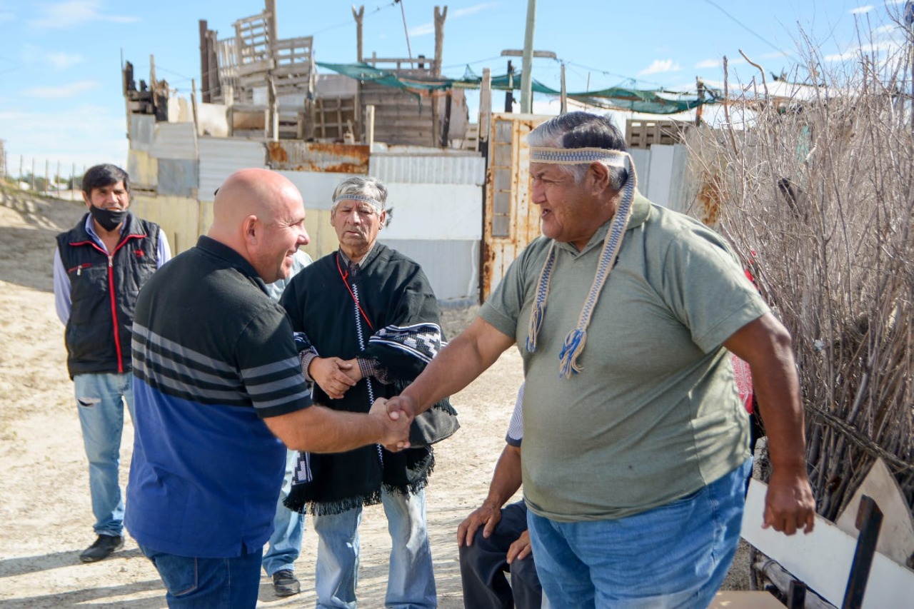 SASTRE SE REUNIÓ CON VECINOS DEL BARRIO COLONOS GALESES Y REPRESENTANTES DE LAS COMUNIDADES MAPUCHES Y TEHUELCHES PARA AVANZAR EN LA PUESTA EN VALOR DE LA “LOMA BLANCA”