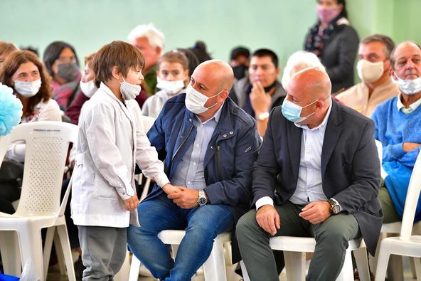 EL VICEGOBERNADOR Y EL INTENDENTE PARTICIPARON DEL ACTO POR EL 50° ANIVERSARIO DE LA ESCUELA PROVINCIAL N°42 “COMANDANTE LUIS PIEDRABUENA”