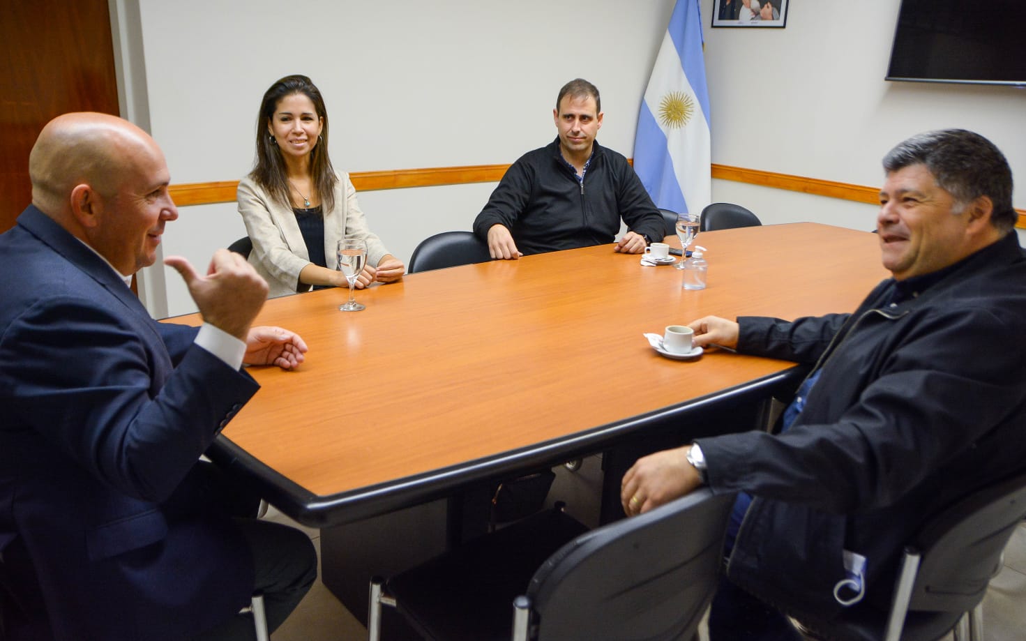 SASTRE SE REUNIÓ CON LAS AUTORIDADES DE FARMACIAS PATAGÓNICAS, QUE SUMAN UNA NUEVA SUCURSAL CON ATENCIÓN DURANTE LAS 24 HORAS