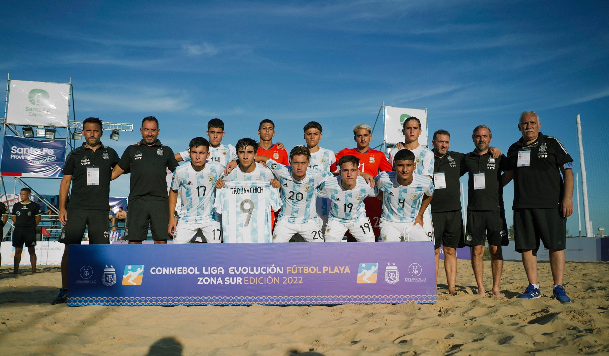 DOS JUGADORES DE ARENA MADRYN ESTÁN DISPUTANDO UN TORNEO INTERNACIONAL DE CONMEBOL