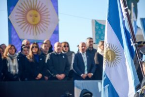 MULTITUDINARIA PARTICIPACIÓN EN EL ACTO POR EL 25 DE MAYO EN PUERTO MADRYN