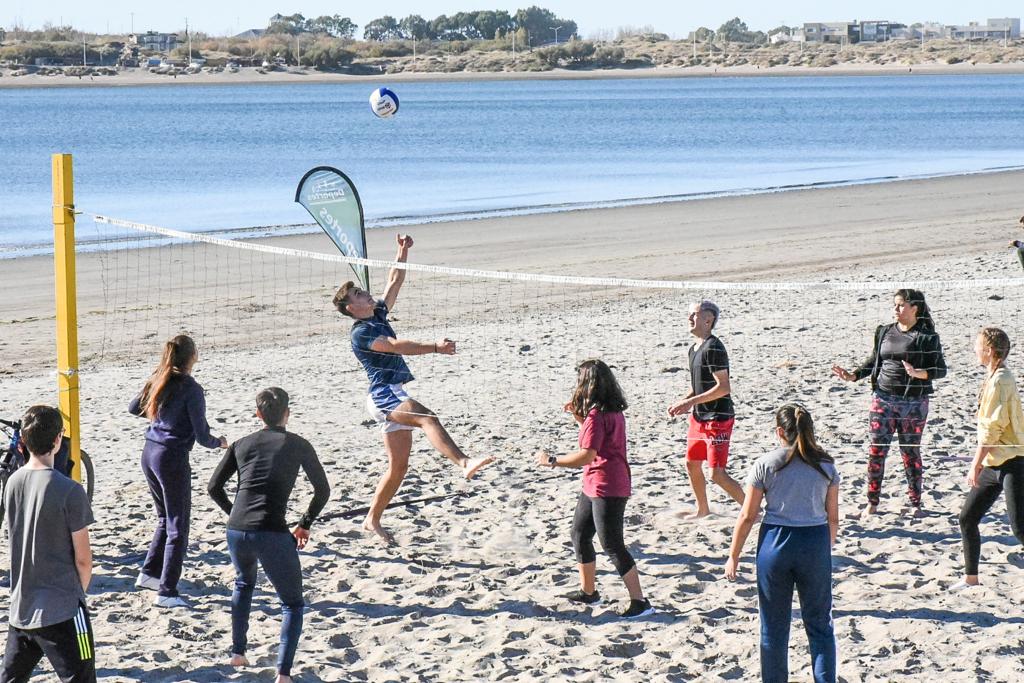 SE DESARROLLA EL ENCUENTRO DE DEPORTES DE ARENA DE LAS ESCUELAS MADRYNENSES