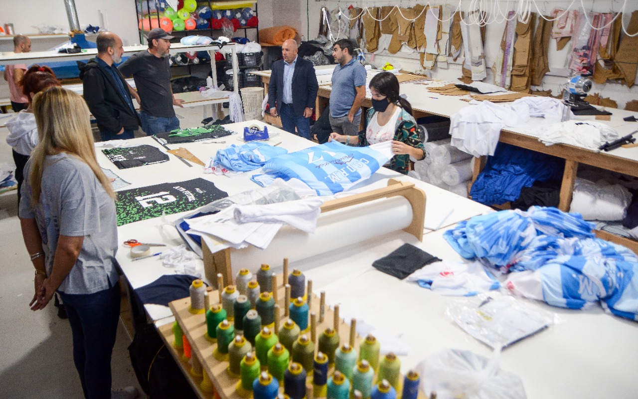 EL INTENDENTE VISITÓ LAS INSTALACIONES DE ALFA, UNA EMPRESA TEXTIL CON CRECIMIENTO SOSTENIDO