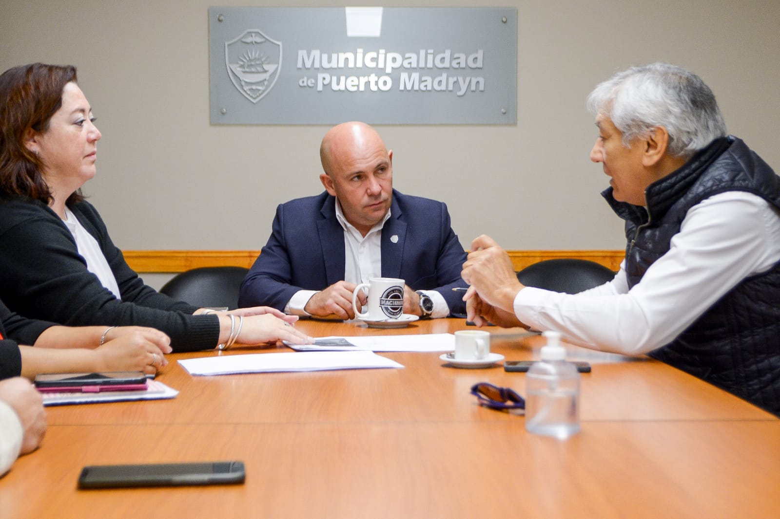 SASTRE FIRMÓ UN CONVENIO CON EL SEC PARA QUE EL MUNICIPIO PUEDA DAR CAPACITACIONES Y REALIZAR ACTIVIDADES EN SUS INSTALACIONES