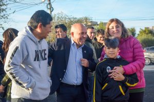 SE INAUGURÓ LA REPAVIMENTACIÓN EN LA CALLE FRAGATA HÉRCULES ENTRE PEDRO DERBES Y LUIS FELDMAN, QUE SE HIZO CON FONDOS MUNICIPALES