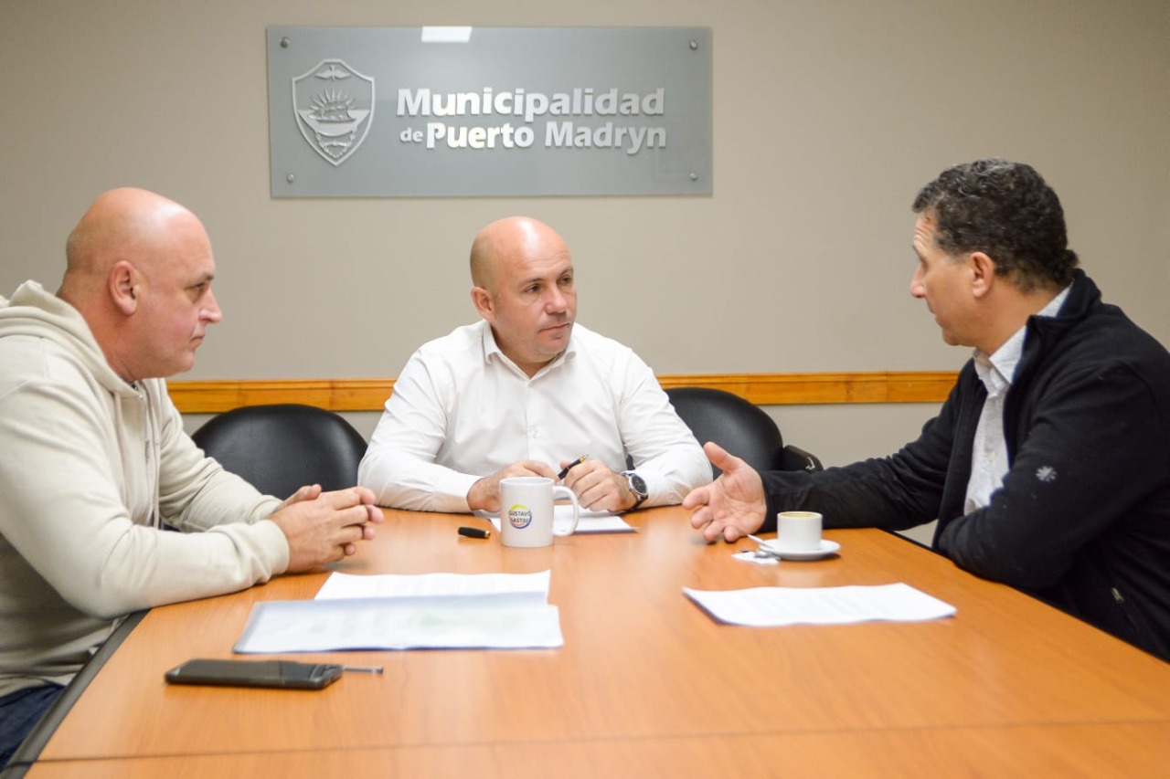 SASTRE FIRMÓ UN ACUERDO PARA QUE EMPLEADOS MUNICIPALES TERMINEN SUS ESTUDIOS PRIMARIOS Y SECUNDARIOS