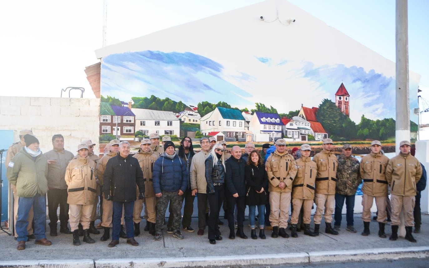 SE INAUGURÓ EN PUERTO MADRYN EL MURAL “IDENTIDAD, SOBERANÍA Y MALVINAS”, AFIRMANDO LOS DERECHOS ARGENTINOS SOBRE LAS ISLAS