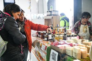 ESTE FIN DE SEMANA HAY FERIA GASTRONÓMICA Y ARTESANAL DE INVIERNO EN LA ESCUELA 84