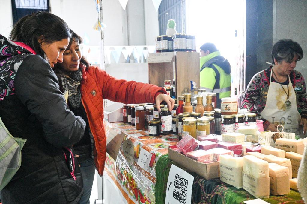 ESTE FIN DE SEMANA HAY FERIA GASTRONÓMICA Y ARTESANAL DE INVIERNO EN LA ESCUELA 84