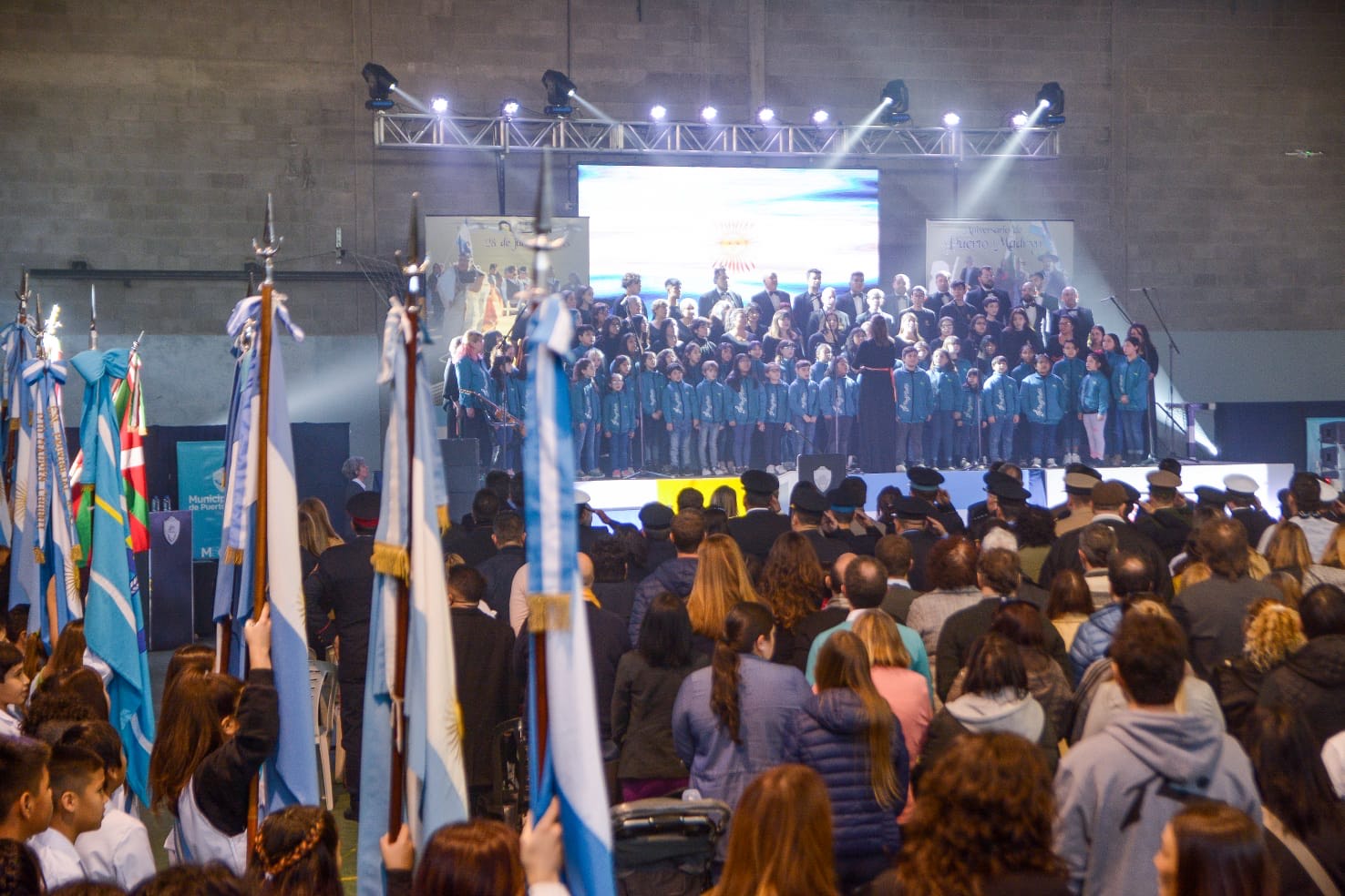 SASTRE ENCABEZÓ EL EMOTIVO ACTO CENTRAL POR EL 157° ANIVERSARIO DE PUERTO MADRYN