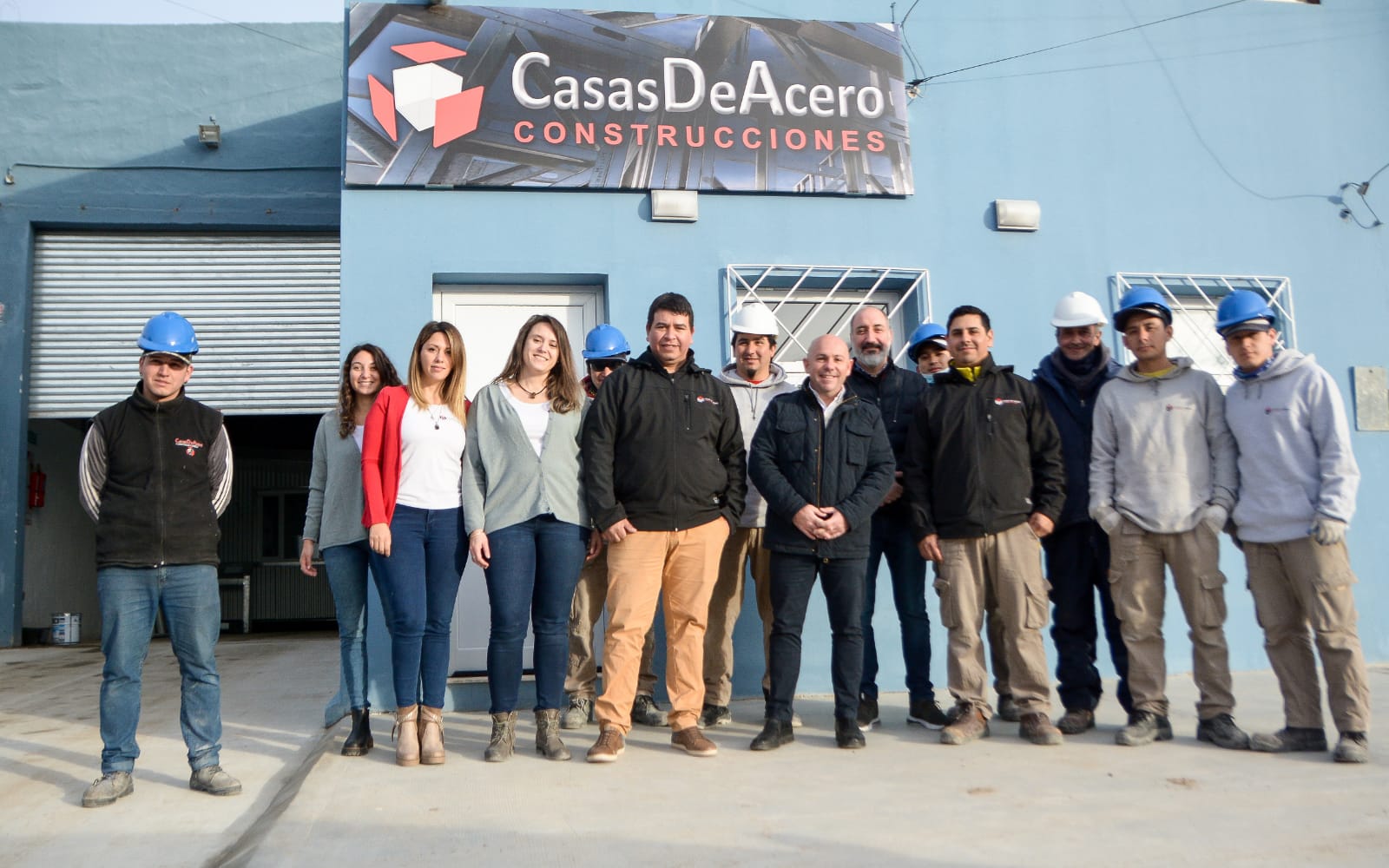 SASTRE SIGUE ACOMPAÑANDO A EMPRENDEDORES LOCALES: VISITÓ LA EMPRESA “CASAS DE ACERO”