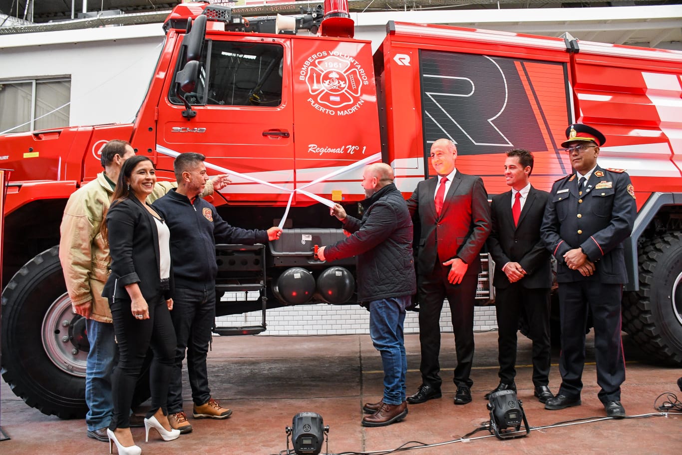EL INTENDENTE PARTICIPÓ DE LA PRESENTACIÓN DEL NUEVO MÓVIL DE LA ASOCIACIÓN DE BOMBEROS VOLUNTARIOS DE PUERTO MADRYN