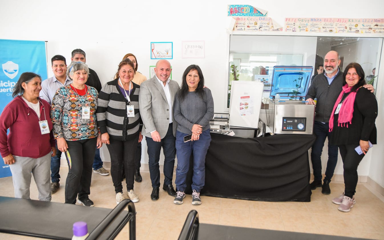 SASTRE ENTREGÓ EQUIPAMIENTO, SEMILLAS E INICIÓ UNA NUEVA CAPACITACIÓN PARA AVANZAR EN EL FORTALECIMIENTO PRODUCTIVO DE PUERTO MADRYN