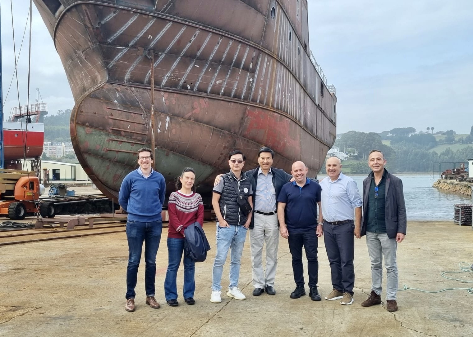 SASTRE VISITÓ EL ASTILLERO ARMON, DONDE RED CHAMBER CONSTRUYE UN NUEVO BUQUE PARA SUMAR A LA FLOTA DE PUERTO MADRYN