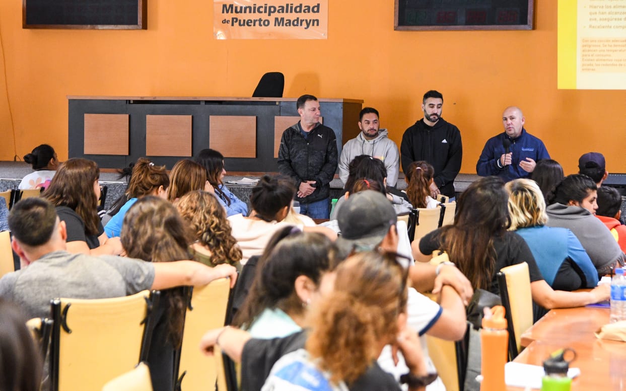 EN PUERTO MADRYN SE RESPALDA Y ACOMPAÑA A LOS DISTINTOS ESPACIOS COMUNITARIOS DE MANERA DIARIA