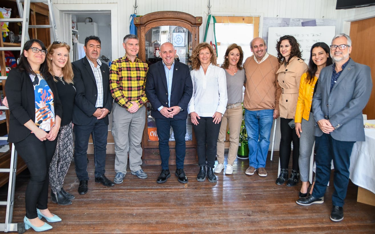 SASTRE VISITÓ LA CASA TOSCHKE, DONDE CELEBRÓ LOS AVANCES EN EL ESPACIO HISTÓRICO PARA LA CIUDAD Y RECIBIÓ A UN CONCEJAL DE NEFYN