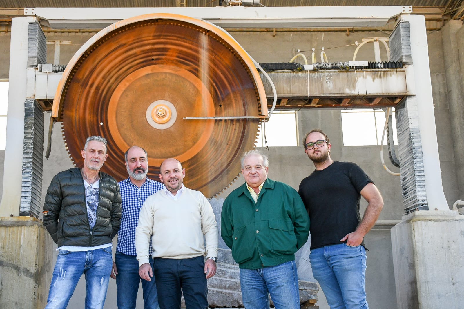 MADRYN EN MARCHA: EL INTENDENTE RECORRIÓ LA EMPRESA TECHSTONE, QUE EXTRAE Y PROCESA PÓRFIDO
