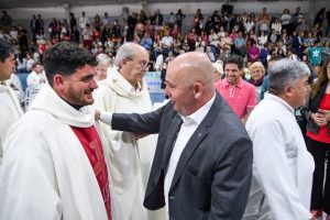 SASTRE ESTUVO PRESENTE EN LA ORDENACIÓN SACERDOTAL DE NATANAEL ALBERIONE