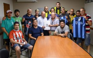 SASTRE ENTREGÓ APORTES PARA QUE MÁS DE 300 JUGADORES DE PUERTO MADRYN PARTICIPEN DEL TORNEO NACIONAL DE FÚTBOL PARA VETERANOS