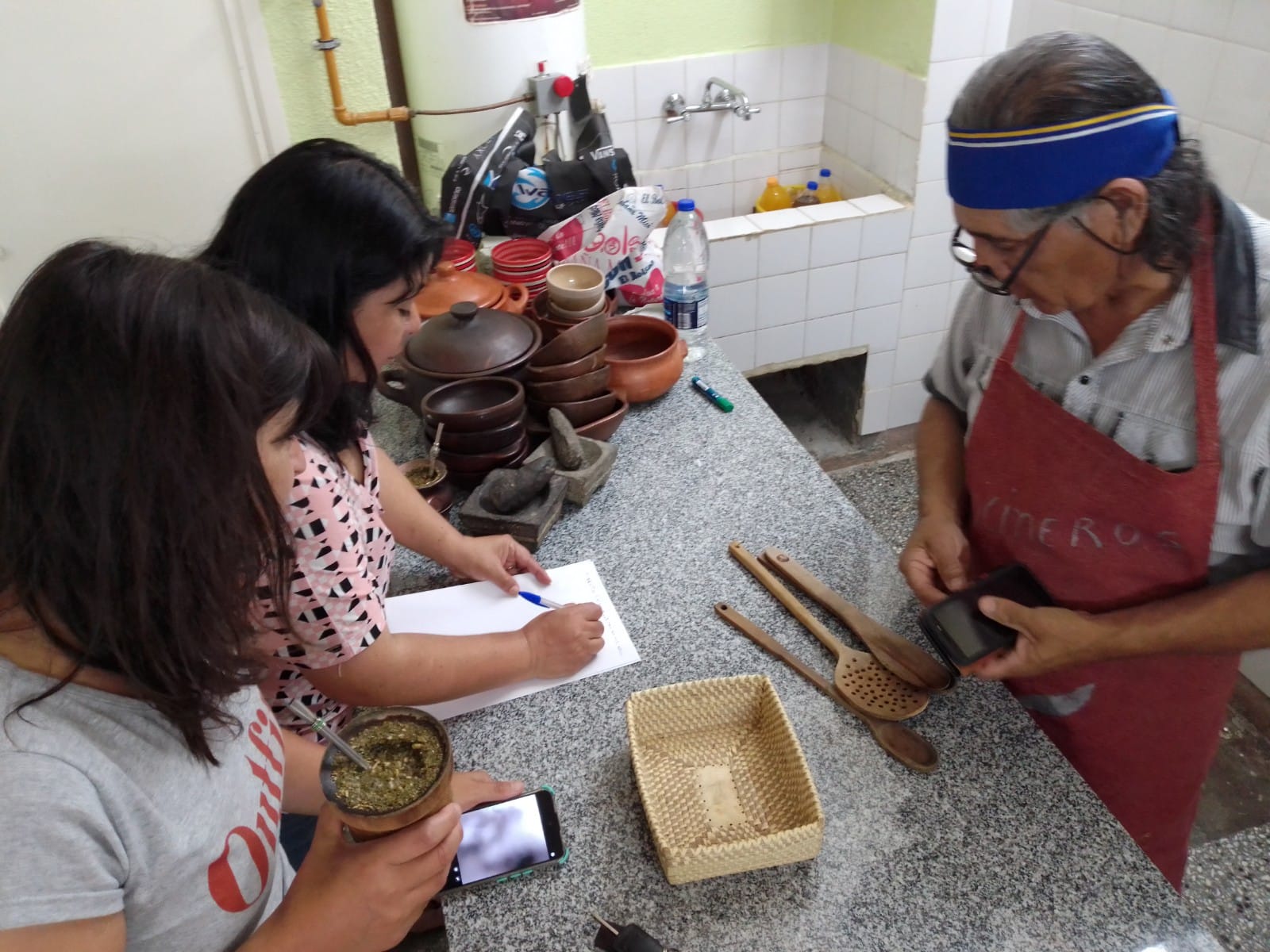 SE DESARROLLÓ LA TERCERA JORNADA DEL TALLER DE INTERCAMBIO CULINARIOS  “KATRAWLETWAIÑ PU KUIFI RAKI TRAIN MOFUN”