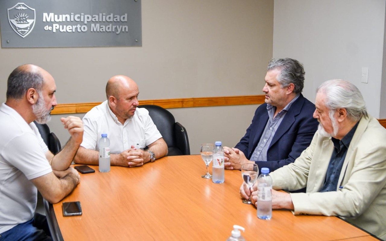 SASTRE RECIBIÓ A REPRESENTANTES DE UNA FIRMA QUE BUSCA CONCRETAR UN PROYECTO DE PRODUCCIÓN OLIVINÍCOLA EN LA REGIÓN