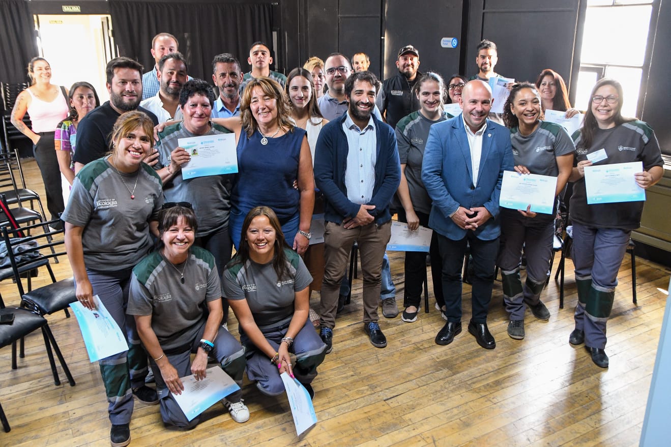SASTRE ENTREGÓ CERTIFICADOS A EMPLEADOS MUNICIPALES QUE SE CAPACITARON PARA OPTIMIZAR LOS PROCESOS DE CUIDADO AMBIENTAL