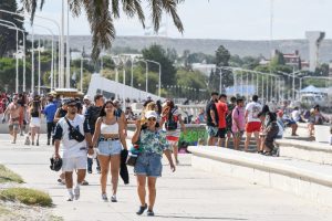 EN LA PRIMERA SEMANA DE ENERO, ARRIBARON A PUERTO MADRYN CERCA DE 10.000 TURISTAS, UN 12% MÁS QUE EN 2022