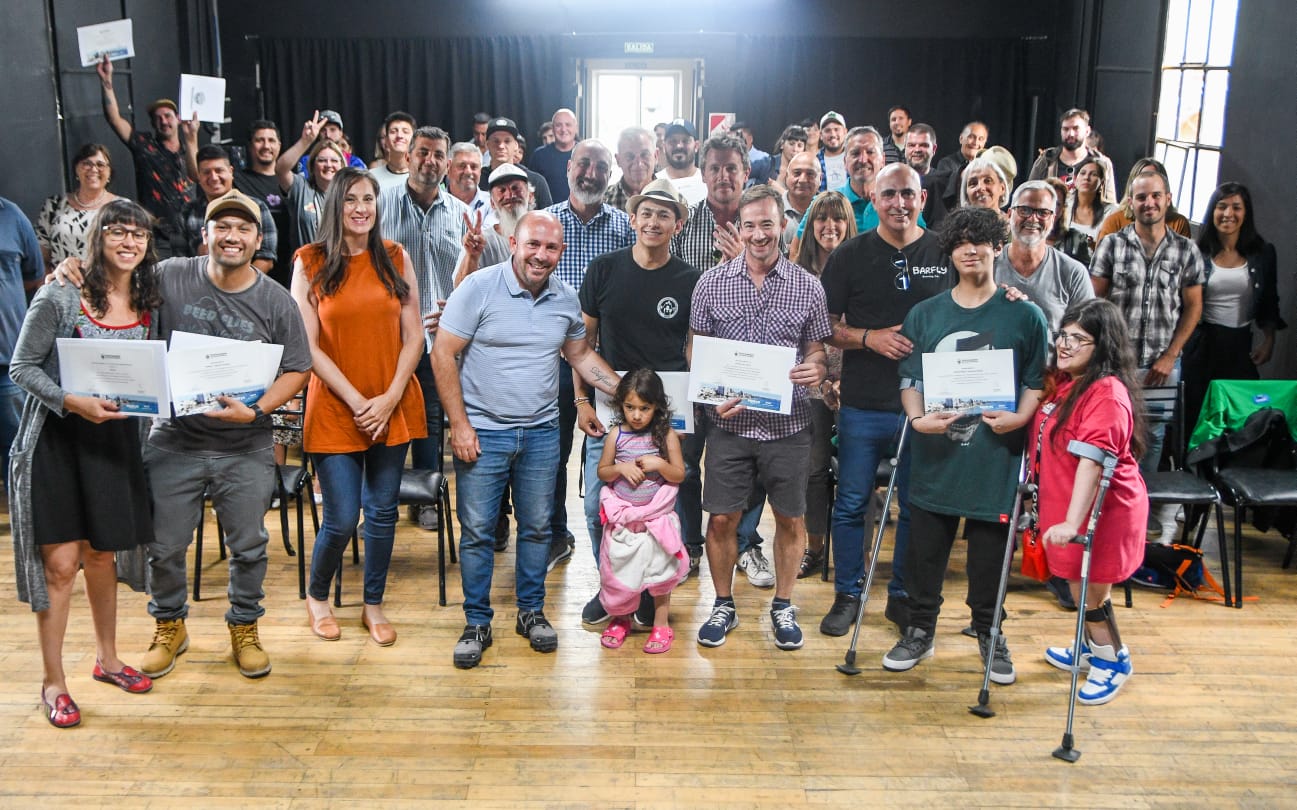 EL INTENDENTE ENTREGÓ RECONOCIMIENTOS A LA INICIATIVA EMPRENDEDORA DE CERVECEROS Y DESTACÓ EL DESARROLLO PRODUCTIVO LOCAL