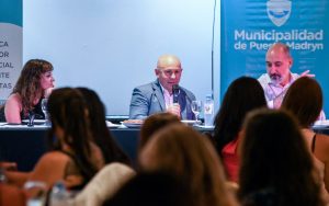 FORTALECIENDO EL VÍNCULO CON EL SECTOR PRIVADO, EL INTENDENTE COMPARTIÓ UNA CENA CON MÁS DE 60 EMPRENDEDORAS Y LÍDERES DE DIFERENTES SECTORES PRODUCTIVOS