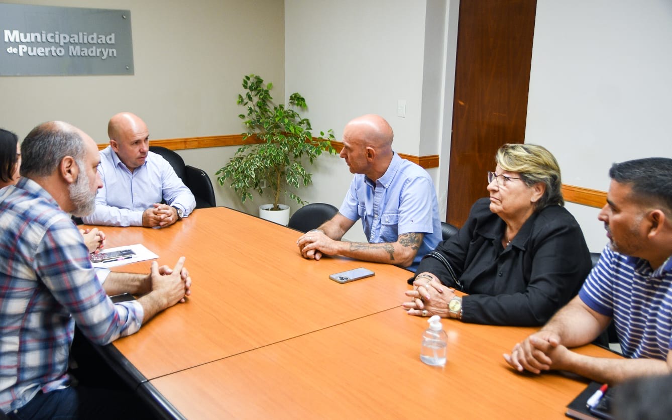 SASTRE RECIBIÓ A REFERENTES DE EMPRESAS QUE REPRESENTAN A “CARRIER”, FIRMA LÍDER A NIVEL MUNDIAL QUE SE INSTALÓ EN PUERTO MADRYN