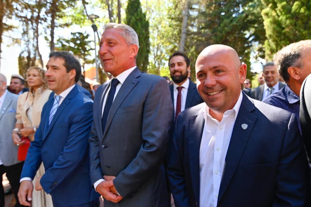 SASTRE PARTICIPÓ DEL ACTO POR EL 122º ANIVERSARIO DE COMODORO RIVADAVIA