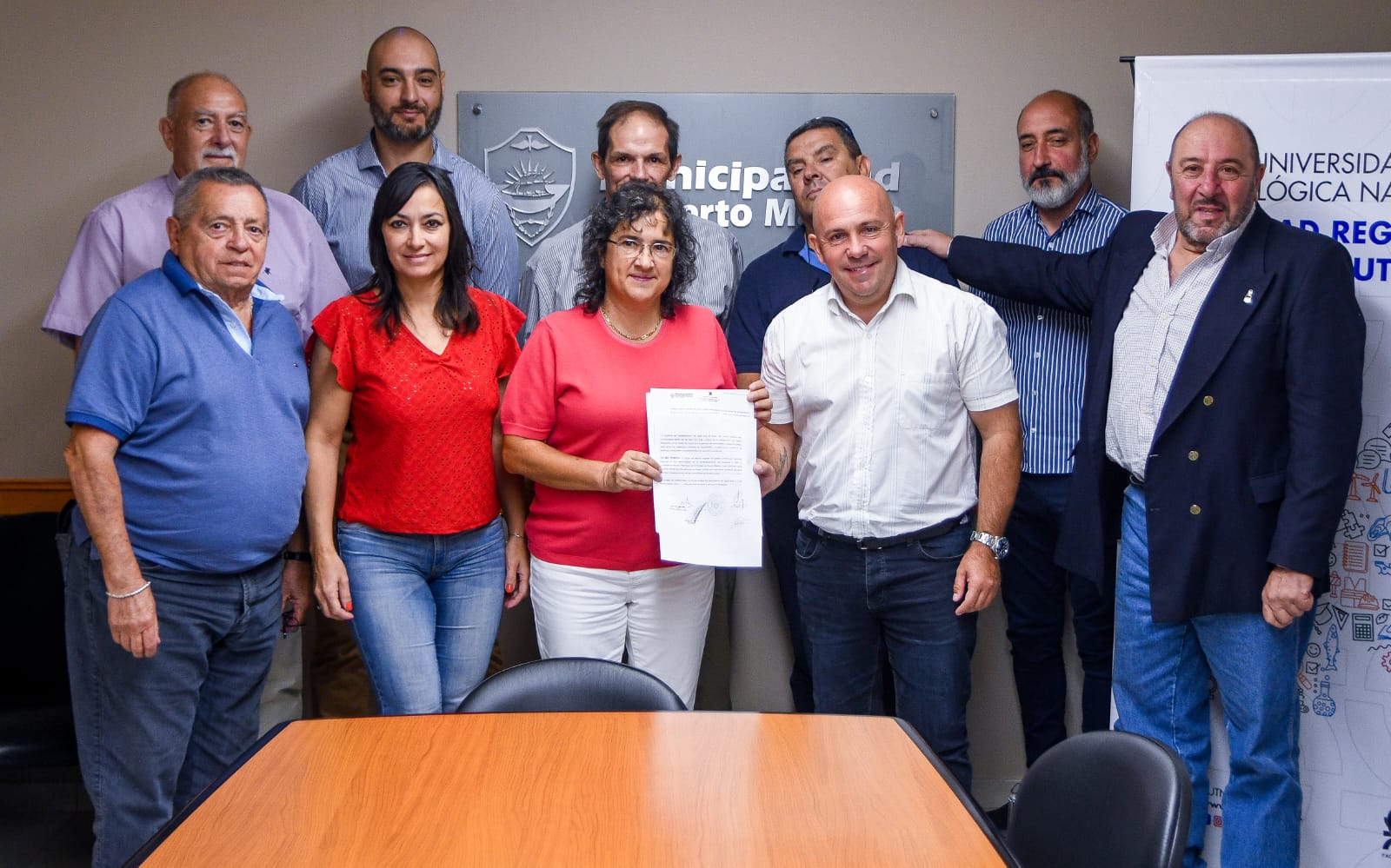 DÍA HISTÓRICO: SE FIRMÓ EN PUERTO MADRYN EL CONVENIO ESPECÍFICO PARA REGULARIZAR Y PROFESIONALIZAR LA ACTIVIDAD DE LOS ELECTRICISTAS