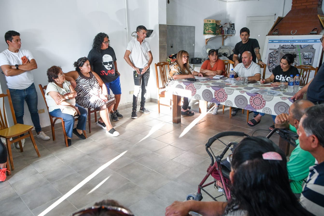 EL INTENDENTE ESTUVO EN EL BARRIO DON BOSCO, DONDE DIALOGÓ CON LOS VECINOS DEL SECTOR