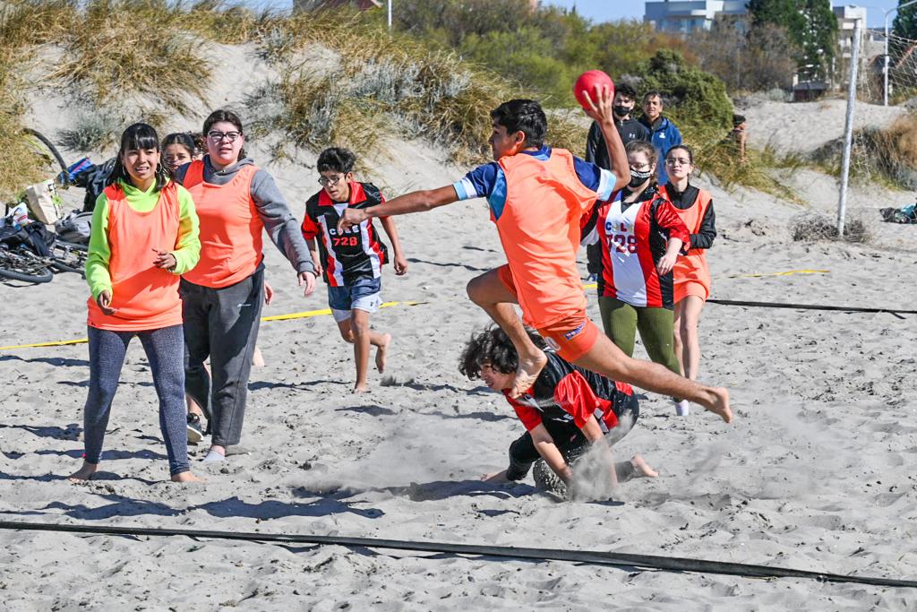 COMIENZA LA LIGA ESCOLAR DE PLAYA  