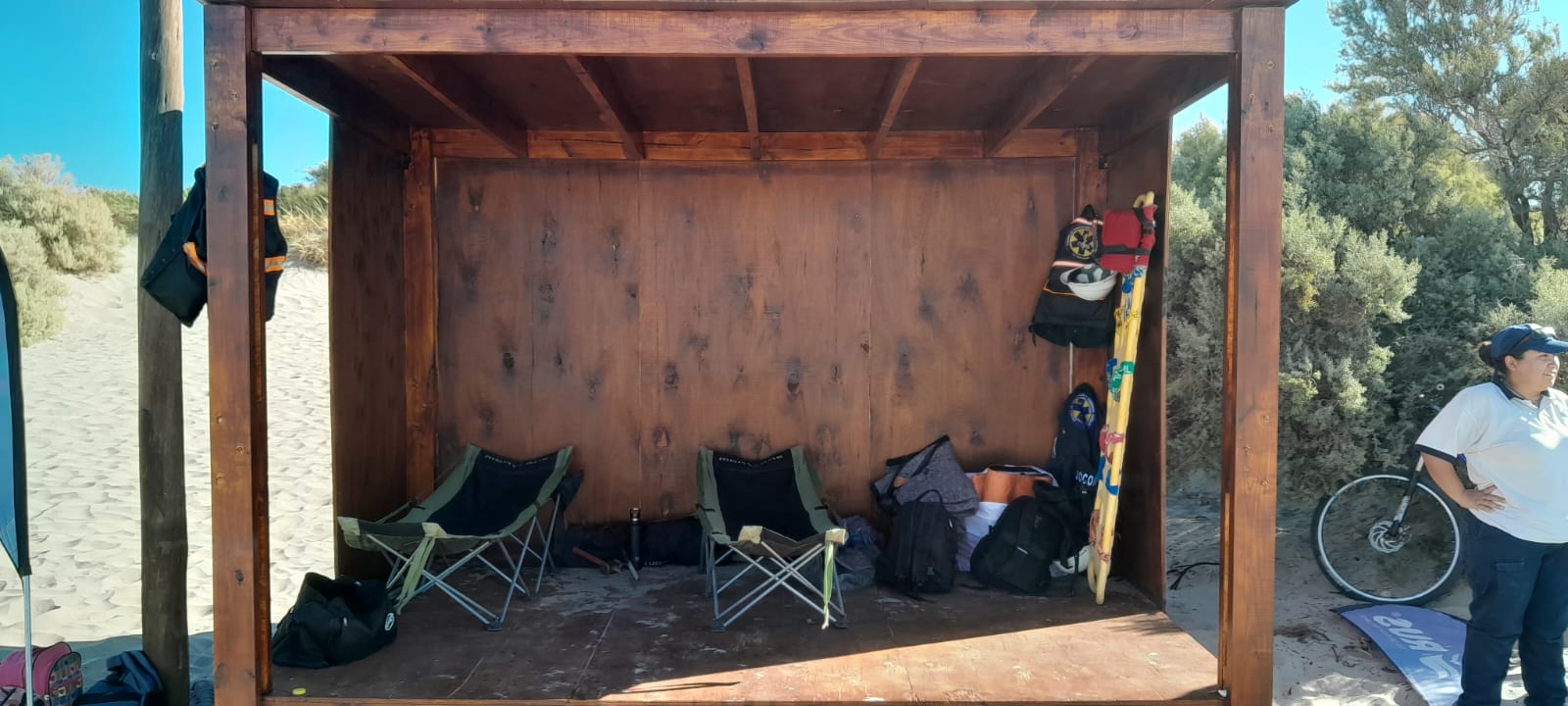 EL PUNTO DE DEPORTES DE PLAYA “VISITE MADRYN” TENDRÁ UN MURAL DE MARADONA Y MESSI
