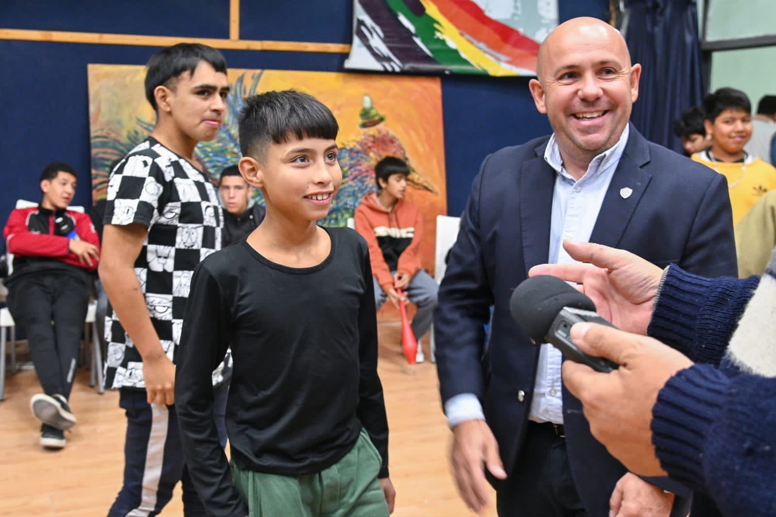 EL VICEGOBERNADOR Y EL INTENDENTE VISITARON LA FUNDACIÓN CEFERINO NAMUNCURÁ