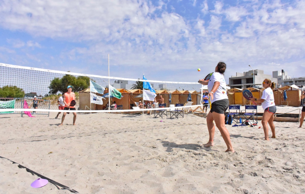 ORGANIZAN TORNEO DE TENIS PLAYA PARA EL FIN DE SEMANA LARGO DE MAYO