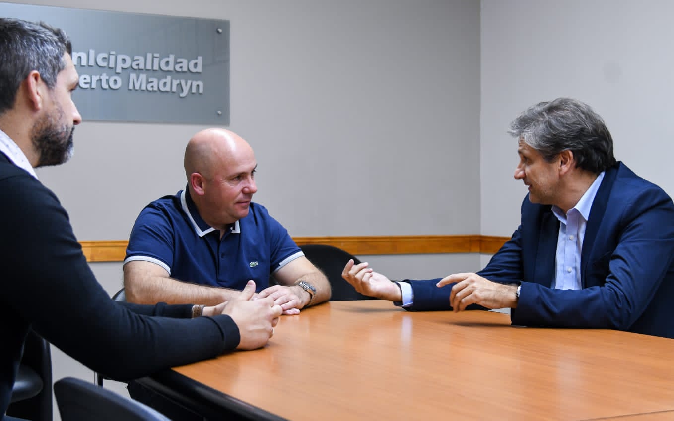 SASTRE RECIBIÓ AL DIRECTOR TURÍSTICO DE AEROLÍNEAS ARGENTINAS, BUSCANDO CONSOLIDAR A PUERTO MADRYN COMO UNO DE LOS DESTINOS MÁS ELEGIDOS DEL PAÍS