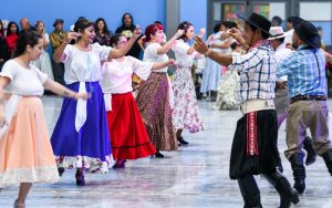 CONVOCAN A BALLETS Y GRUPOS DE DANZAS FOLCLÓRICAS PARA PARTICIPAR DEL ACTO DEL 25 DE MAYO
