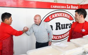 “MADRYN EN MARCHA”: EL INTENDENTE VISITÓ LA CARNICERÍA “LA RURAL”