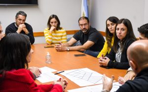 EL INTENDENTE RECIBIÓ A VECINOS DEL BARRIO “LOS MÉDANOS” PARA AVANZAR EN OBRAS DE PAVIMENTACIÓN Y CLOACAS