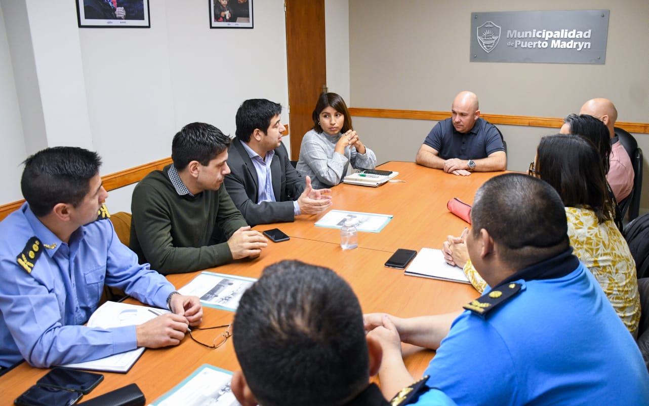 EL INTENDENTE SE REUNIÓ CON REPRESENTANTES DE COMERCIOS PARA FORTALECER LA SEGURIDAD EN LA ZONA CÉNTRICA