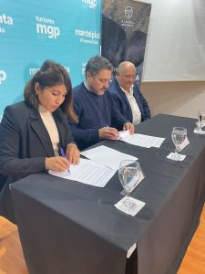 PUERTO MADRYN PROMOCIONÓ SU TEMPORADA DE BALLENAS EN MAR DEL PLATA