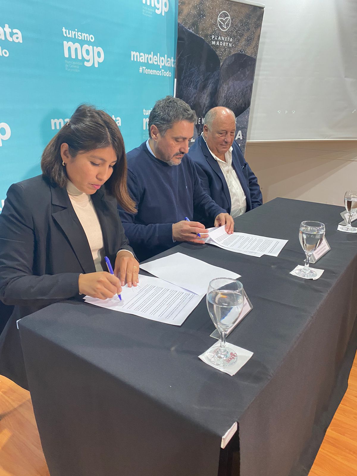 PUERTO MADRYN PROMOCIONÓ SU TEMPORADA DE BALLENAS EN MAR DEL PLATA