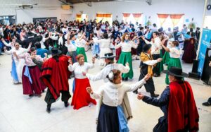 EL INTENDENTE ENCABEZÓ EL ACTO PARA CONMEMORAR EL 207° ANIVERSARIO DE LA DECLARACIÓN DE INDEPENDENCIA DE LA REPÚBLICA ARGENTINA