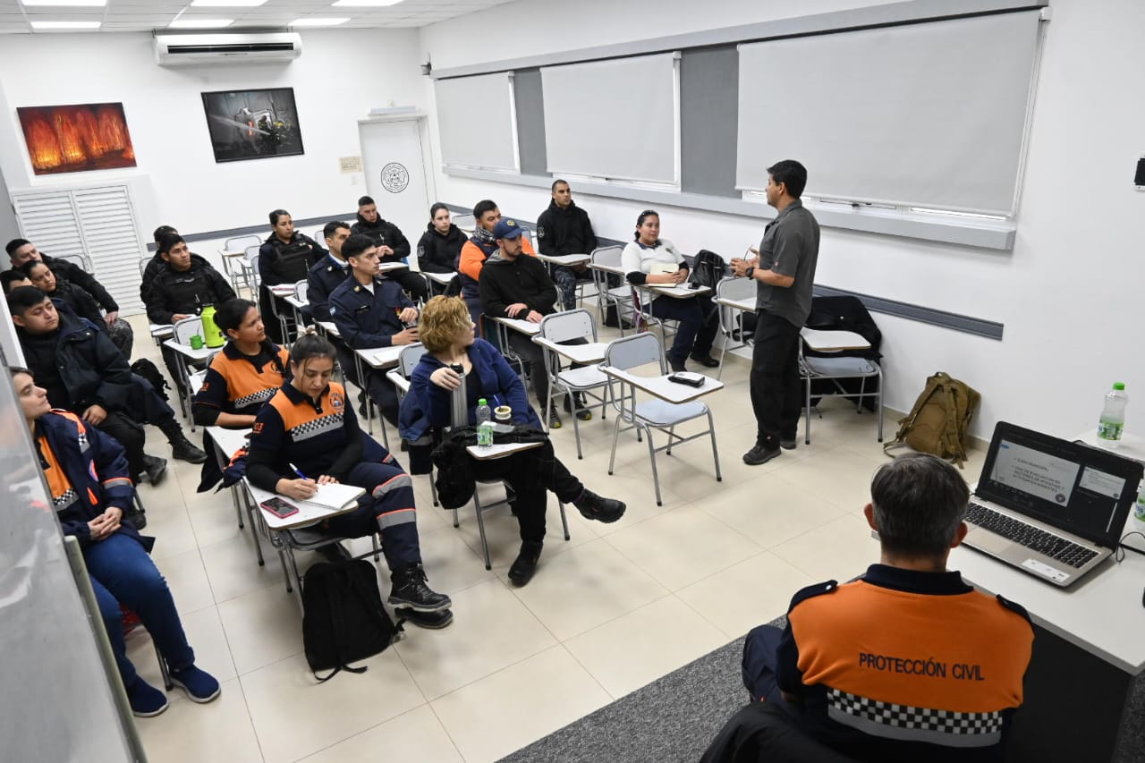 PROTECCIÓN CIVIL CAPACITÓ SOBRE EJIDO MUNICIPAL Y VÍAS DE EVACUACIÓN