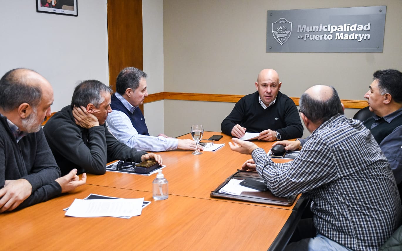 SASTRE RECIBIÓ A REPRESENTANTES DE DISTINTAS EMPRESAS DEL SECTOR MARÍTIMO PARA FORTALECER EL COMPRE LOCAL