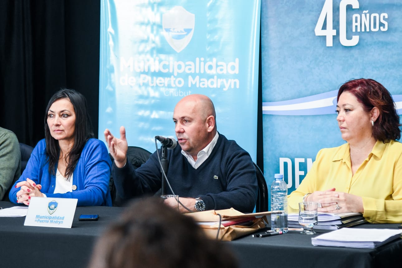 SASTRE ENCABEZÓ LA APERTURA DE SOBRES DE LA LICITACIÓN DE OBRAS QUE MEJORARÁN LA VIDA DE MÁS DE 1.900 FAMILIAS DEL BARRIO PERÓN