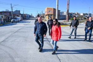 SASTRE INAUGURÓ LA REPAVIMENTACIÓN EN LA INTERSECCIÓN DE LAS AVENIDAS MUZZIO Y LÓPEZ Y PLANES