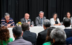SE FIRMARON CONVENIOS EN PUERTO MADRYN PARA FORTALECER EL DESARROLLO DEL HIDRÓGENO VERDE Y DE LAS ENERGÍAS RENOVABLES